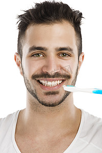 刷牙的人