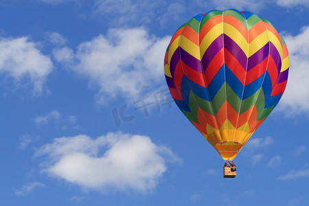 空中飞球摄影照片_气球；气球