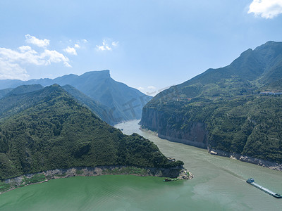 江面摄影照片_重庆奉节三峡上午山川户外摄影摄影图配图