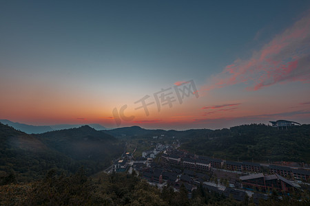 石林景区摄影照片_日出朝霞上午山川户外摄影摄影图配图