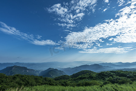 重庆山摄影照片_自然蓝天上午蓝天白云户外摄影摄影图配图