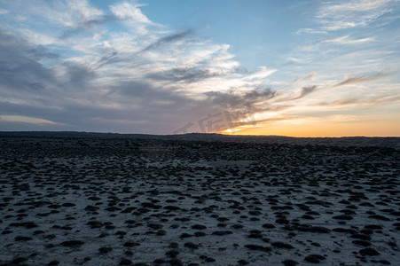 沙漠黄昏摄影照片_沙漠晚霞夕阳