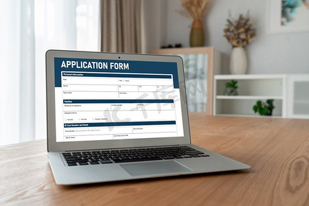 在互联网网站上申请时尚注册的网上表格。网上报名表格