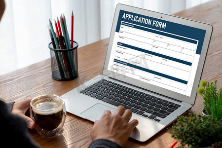 在互联网网站上申请时尚注册的网上表格。网上报名表格
