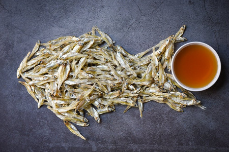 从发酵鱼或小水生动物中获得的鱼露,发酵食品