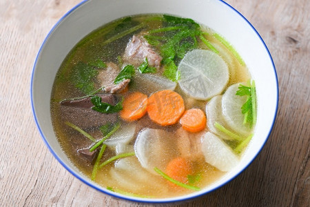 菜单健康食品清汤碗猪排猪血菜芹菜萝卜汤