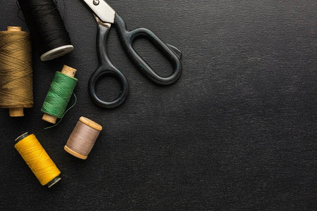 带螺纹的顶视图剪刀剪刀金银丝