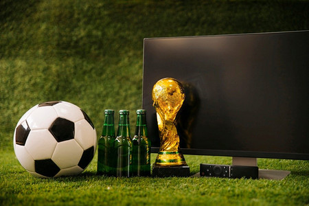 足球背景与啤酒电视