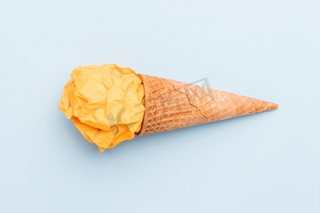 假黄色冰淇淋糖筒