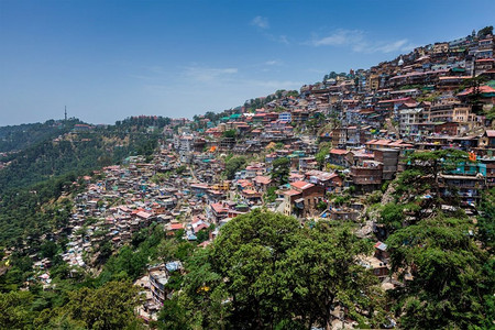 西姆拉—印度喜马偕尔邦首府希瓦利克山。印度喜马偕尔邦西姆拉。Shimla town，喜马偕尔邦，印度