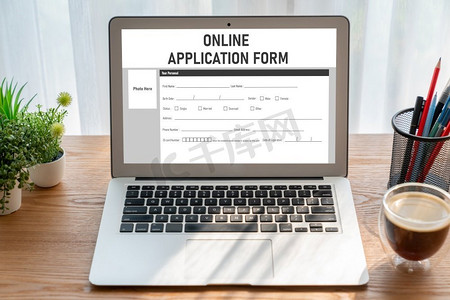 报名摄影照片_在互联网网站上申请时尚注册的网上表格。网上报名表格