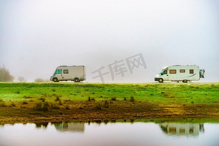 电机马达摄影照片_ 天气，露营车，房车，马达