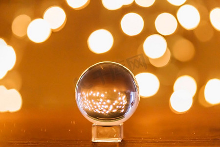 透明球球摄影照片_魔术球附近的灯光