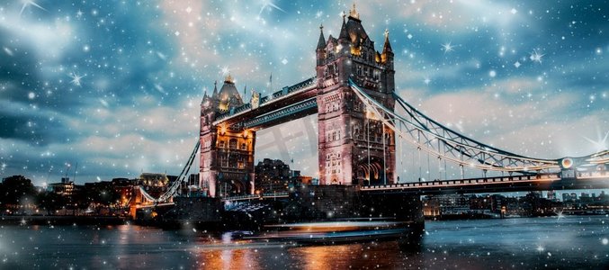 伦敦塔桥冬季大雪