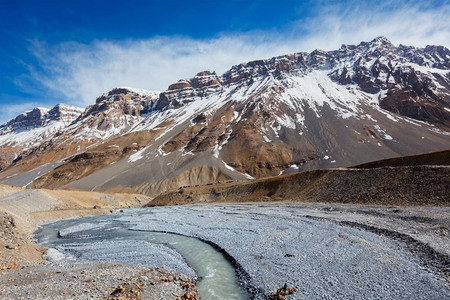 斯皮提河在喜马拉雅山的斯皮提山谷。印度喜马偕尔邦。Spiti河在Spiti Valley in Himalayas