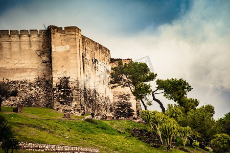 西班牙马拉加富恩吉罗拉的索海尔城堡。旅游景点，游览的地方。在科斯塔德尔索尔度假..西班牙富恩格罗拉的索海尔城堡