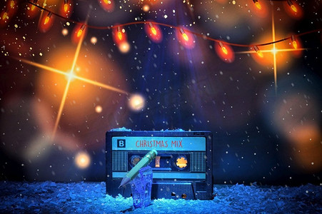 假期复古盒式磁带与圣诞混合音乐在舞台上