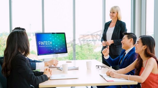 金融科技金融技术软件，为时尚企业分析营销策略。Fintech金融技术软件为时尚业务