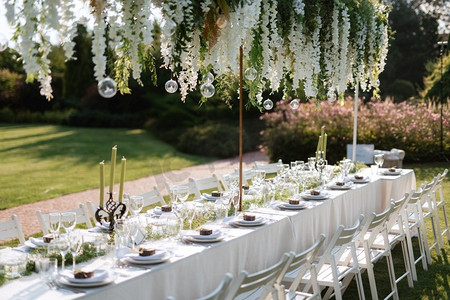 婚宴设计元素摄影照片_花园里的婚宴具有装饰元素，大气的装饰