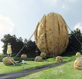 巨核桃世界里的少女.