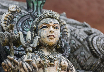 上古神兽朱雀摄影照片_古印度教神雕塑在斯里兰卡