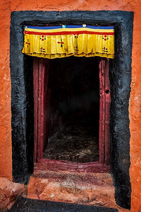 印度拉达克列的Namgyal Tsemo gompa门。齐莫贡巴的门。印度拉达克