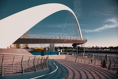阿联酋迪拜-2018年2月：迪拜运河拱桥或容忍桥