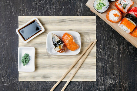 顶视图传统日本寿司
