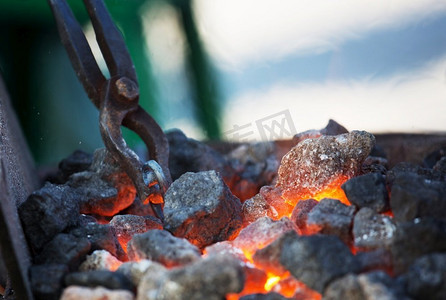 烧煤的老式铁匠炉