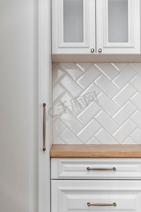 白色的厨房家具高分辨率照片。白色的厨房家具高品质的照片