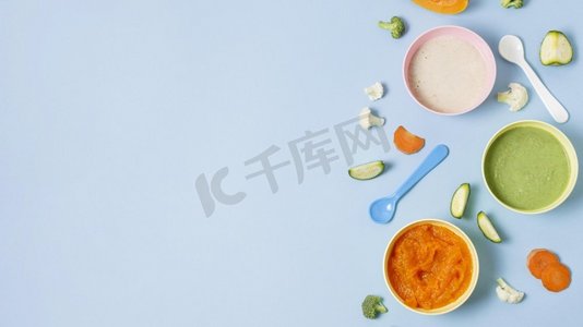 婴儿食品框蓝色背景