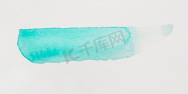 绿松石画笔笔划白色背景。高分辨率照片。绿松石画笔笔划白色背景。高品质的照片