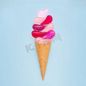 唇膏的创造性概念涂抹在冰棒冰淇淋的形式在白色背景。一种扁平的彩色色板化妆品