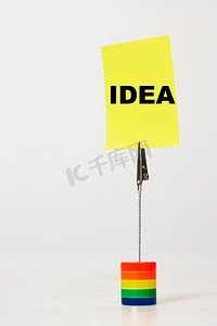IDEA在办公室纸上的作品照片