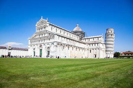 斜塔摄影照片_Piazza dei miracoli，with the Basilica and the斜塔，比萨，意大利