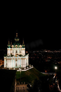 基辅的夜景从高处发光