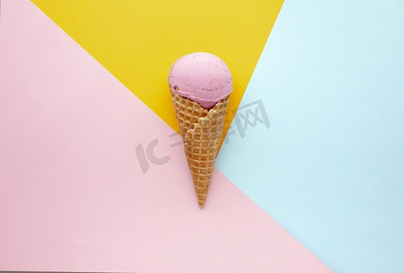 扁平的冰淇淋蛋卷分辨率和高质量的美丽照片。扁平的冰淇淋蛋卷高品质美丽的照片概念