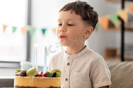  生日，蛋糕，蜡烛，吹