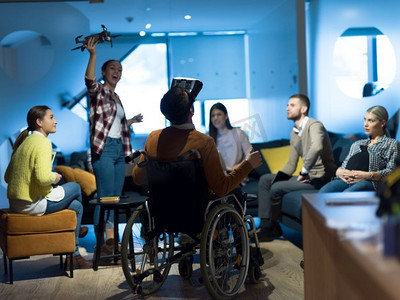 残疾人测度摄影照片_ 现实，商人，残疾人，轮椅