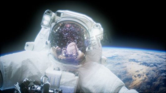 太空行走的宇航员。由NASA提供的这张照片的元素