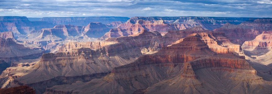 大峡谷鸟瞰图。美国风景如画的风景