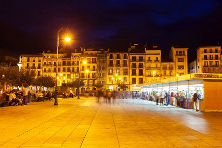 西班牙纳瓦拉地区潘普洛纳市中心的城堡广场或卡斯蒂略广场