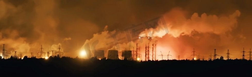 烟雾摄影照片_景观夜烟斗行业/工厂景观横向、概念污染、烟雾、生态