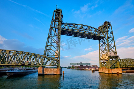 华文形体摄影照片_鹿特丹，桥，荷兰，旧