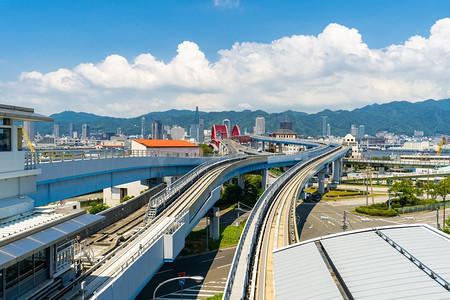 日本关西兵库市中心至神户的单轨轨道和高速公路红桥