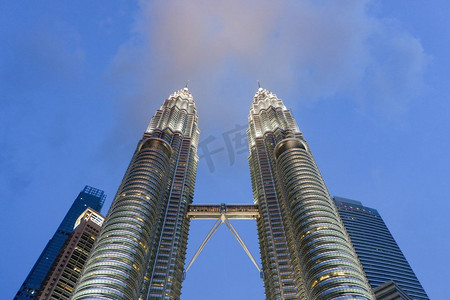 亚洲塔摄影照片_马来西亚2018年4月14日：马来西亚吉隆坡国家石油公司双子塔 