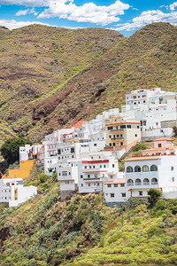 在热带岛屿特内里费岛，加那利岛的山风景在西班牙。 