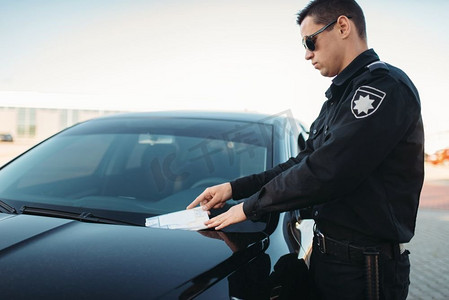 警察摄影照片_ 军官、警察、法律、制服