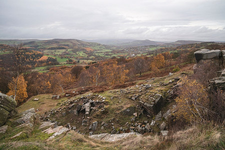 英国山顶区惊奇风景的美丽秋天景观