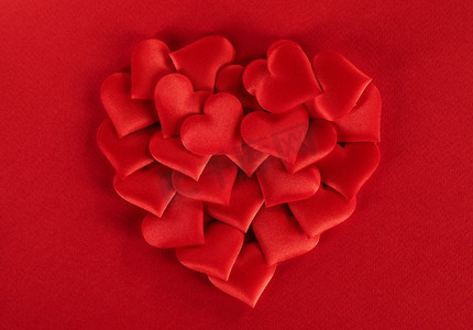 情人节许多红丝心ob纸背景，爱的概念。’情人节心背景